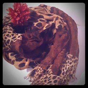 Large leopard print scarf